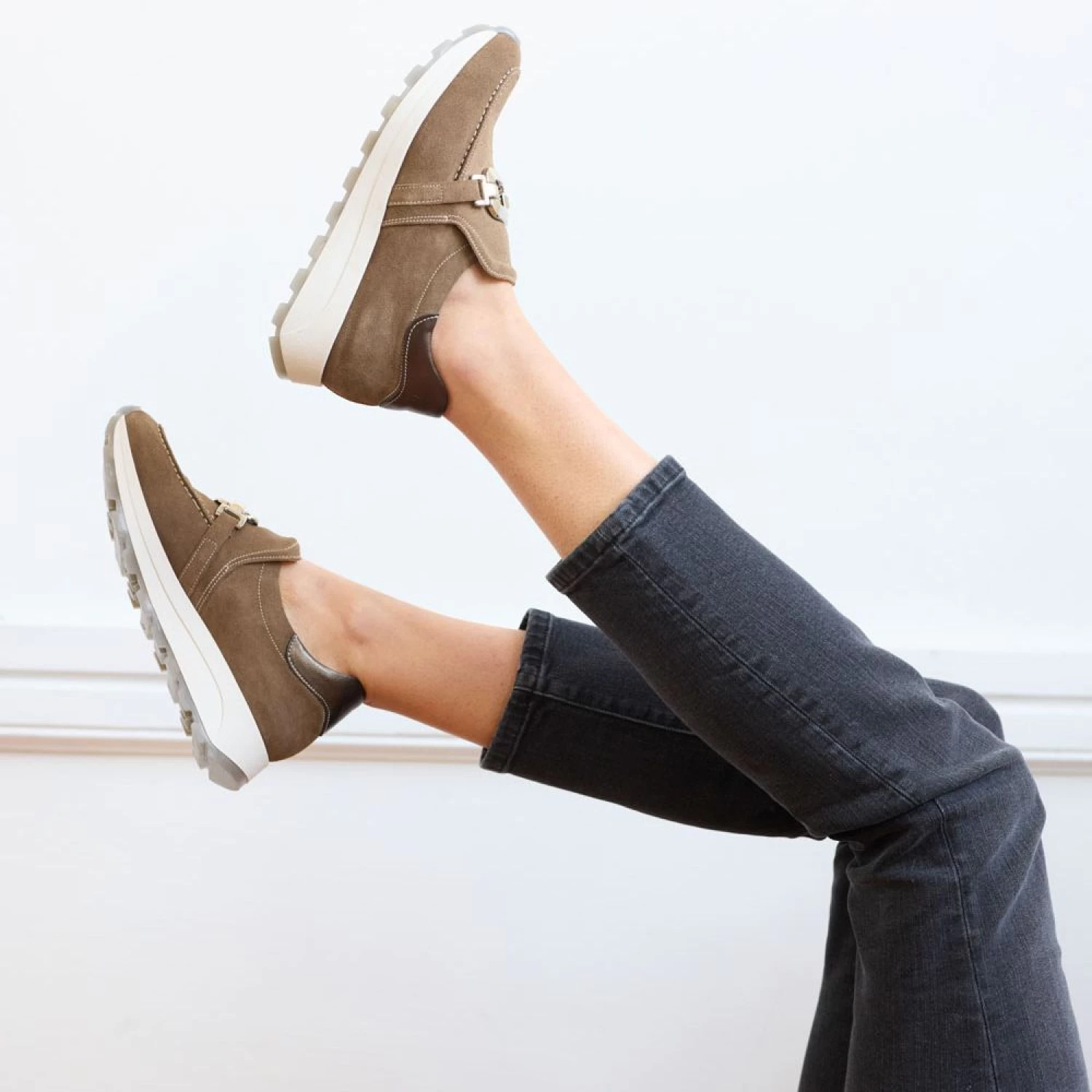 Masha Suede Taupe – Image 2